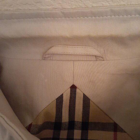 Burberry Lightweight Jacket - Picture 11 of 16